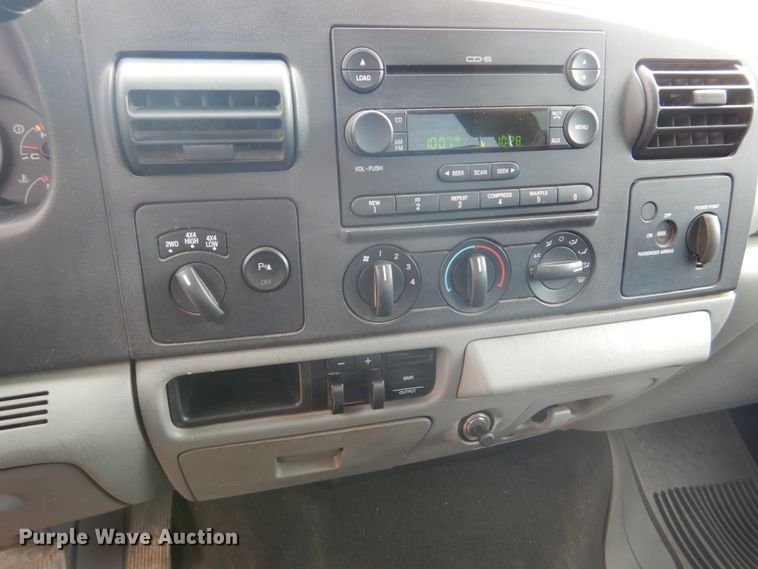 image for item DF7383 2005 Ford F250 Super Duty FX4 SuperCab pickup truck