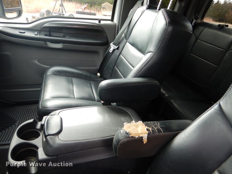 image for item DF7383 2005 Ford F250 Super Duty FX4 SuperCab pickup truck