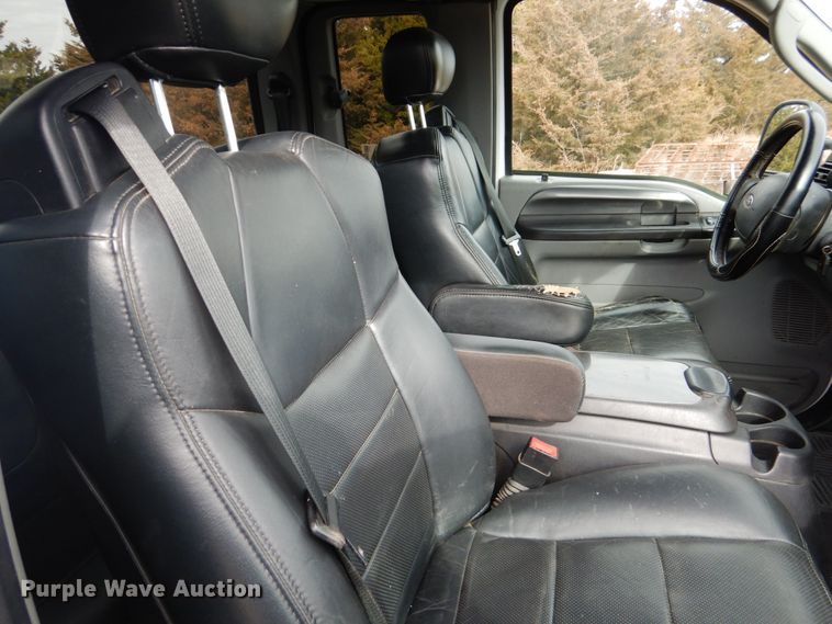 image for item DF7383 2005 Ford F250 Super Duty FX4 SuperCab pickup truck