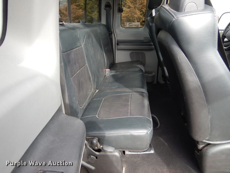 image for item DF7383 2005 Ford F250 Super Duty FX4 SuperCab pickup truck