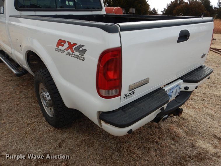 image for item DF7383 2005 Ford F250 Super Duty FX4 SuperCab pickup truck