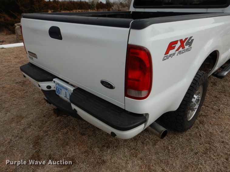 image for item DF7383 2005 Ford F250 Super Duty FX4 SuperCab pickup truck
