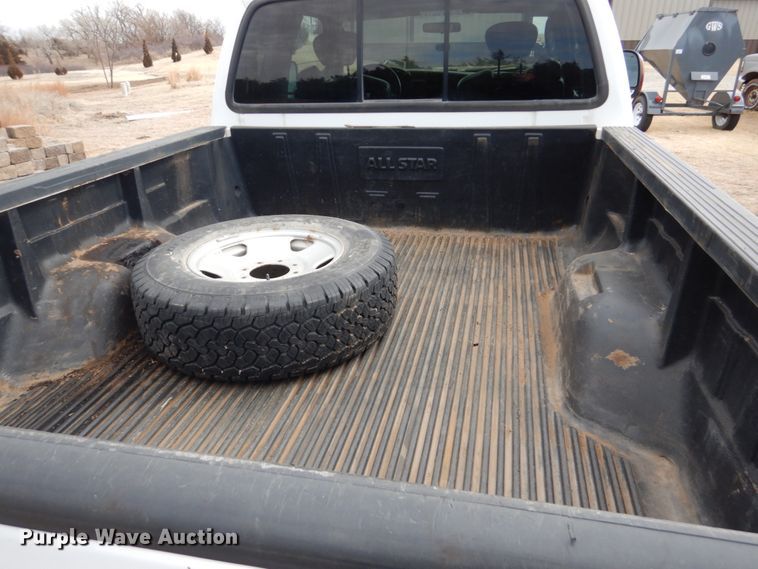 image for item DF7383 2005 Ford F250 Super Duty FX4 SuperCab pickup truck