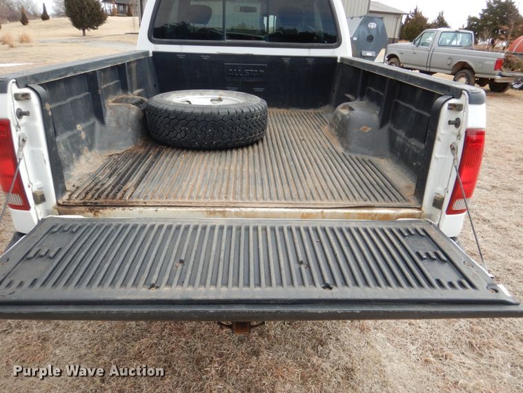 image for item DF7383 2005 Ford F250 Super Duty FX4 SuperCab pickup truck