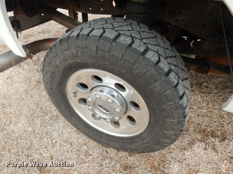 image for item DF7383 2005 Ford F250 Super Duty FX4 SuperCab pickup truck