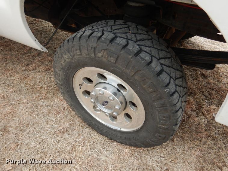 image for item DF7383 2005 Ford F250 Super Duty FX4 SuperCab pickup truck