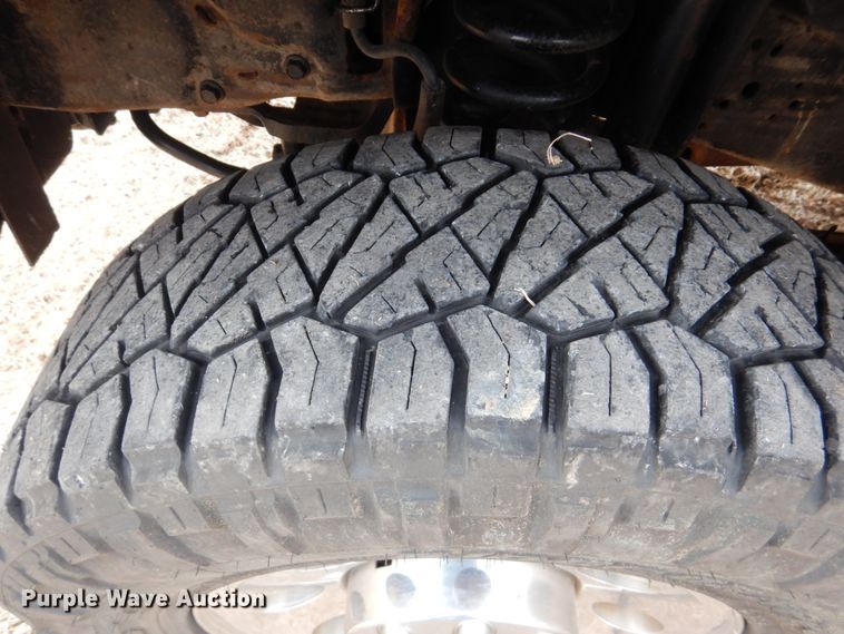 image for item DF7383 2005 Ford F250 Super Duty FX4 SuperCab pickup truck