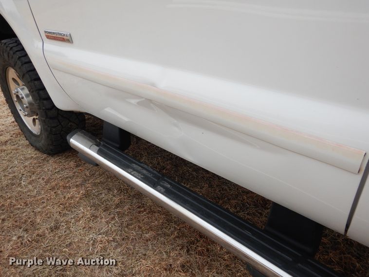 image for item DF7383 2005 Ford F250 Super Duty FX4 SuperCab pickup truck