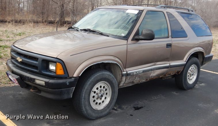 image for item DG6327 1996 Chevrolet Blazer LS SUV