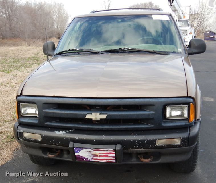 image for item DG6327 1996 Chevrolet Blazer LS SUV