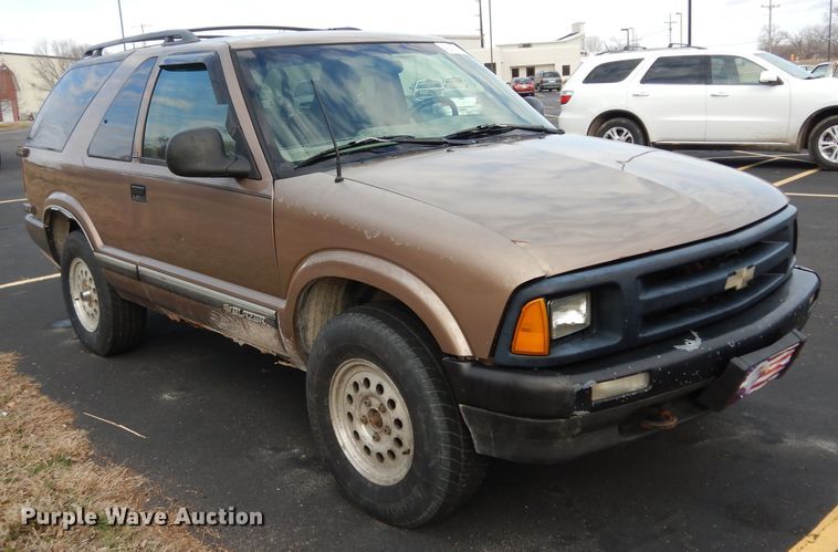 image for item DG6327 1996 Chevrolet Blazer LS SUV
