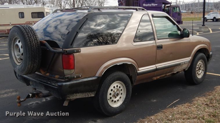 image for item DG6327 1996 Chevrolet Blazer LS SUV