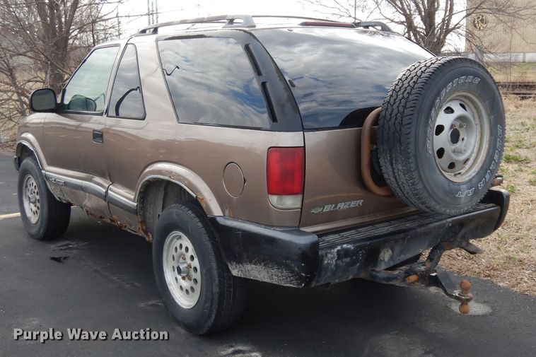 image for item DG6327 1996 Chevrolet Blazer LS SUV