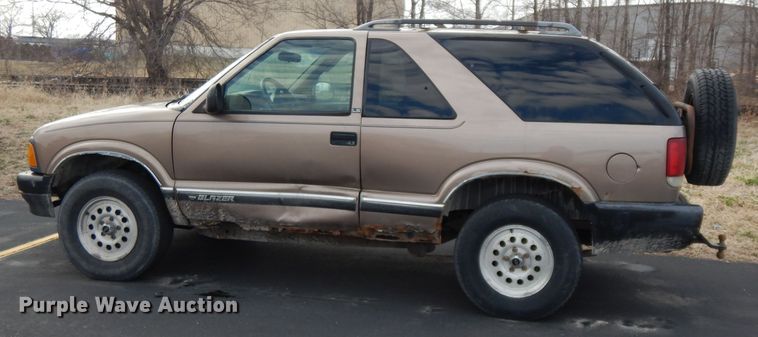image for item DG6327 1996 Chevrolet Blazer LS SUV