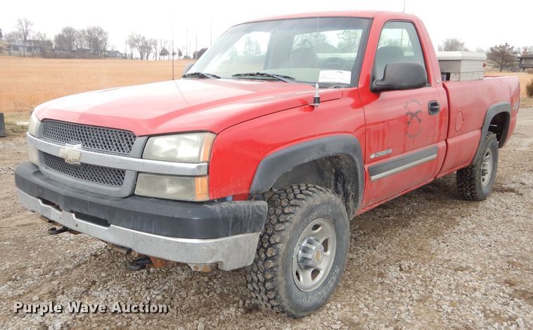 image for item DH4311 2004 Chevrolet Silverado 2500HD pickup truck