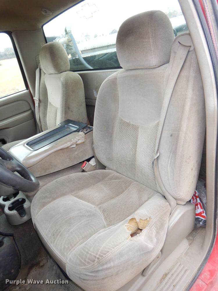 image for item DH4311 2004 Chevrolet Silverado 2500HD pickup truck