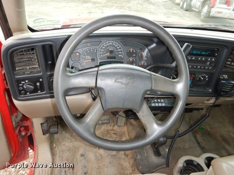 image for item DH4311 2004 Chevrolet Silverado 2500HD pickup truck