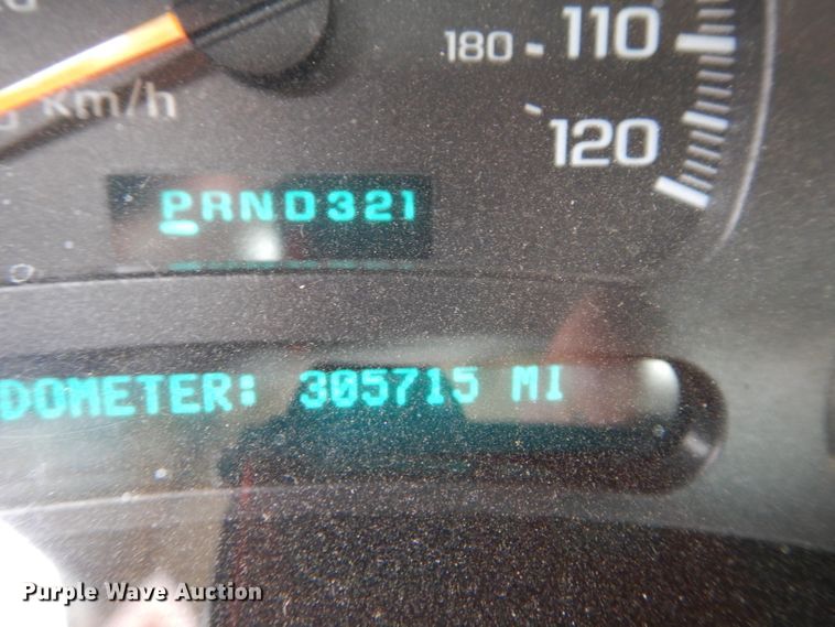 image for item DH4311 2004 Chevrolet Silverado 2500HD pickup truck