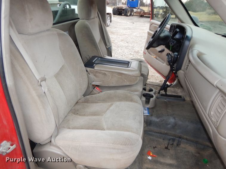 image for item DH4311 2004 Chevrolet Silverado 2500HD pickup truck