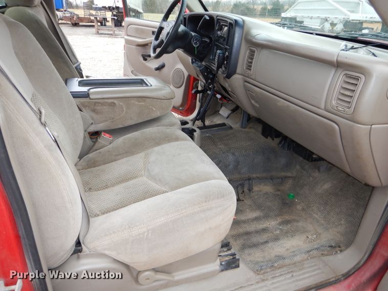 image for item DH4311 2004 Chevrolet Silverado 2500HD pickup truck