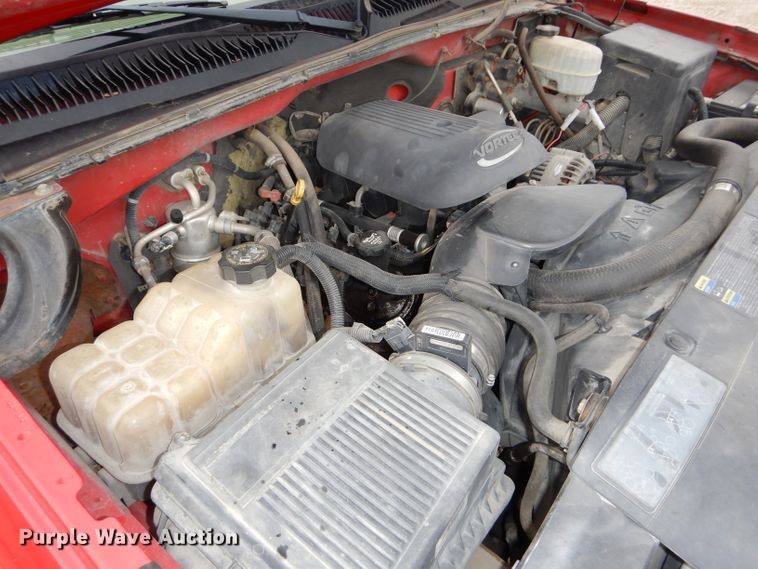 image for item DH4311 2004 Chevrolet Silverado 2500HD pickup truck