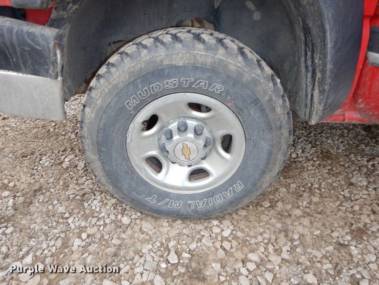 image for item DH4311 2004 Chevrolet Silverado 2500HD pickup truck