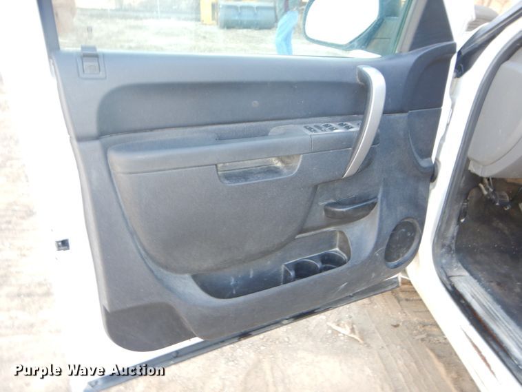 image for item DH4436 2010 Chevrolet Silverado 1500 Crew Cab pickup truck