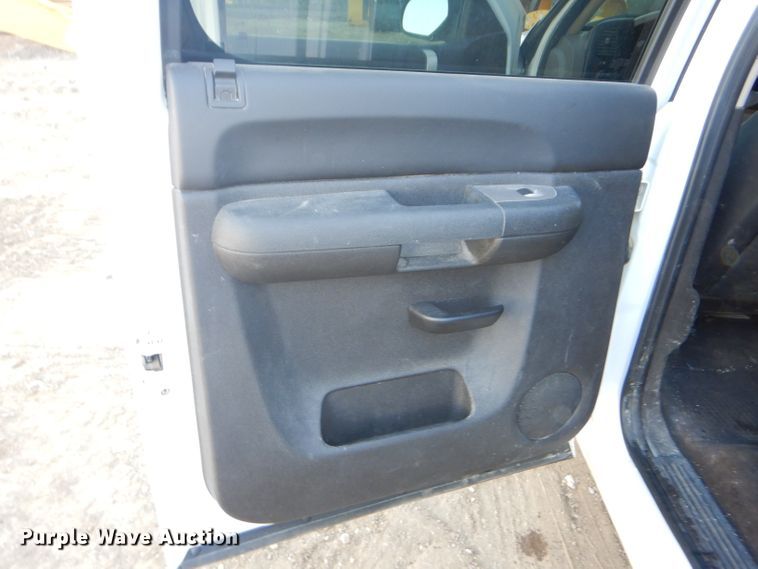 image for item DH4436 2010 Chevrolet Silverado 1500 Crew Cab pickup truck