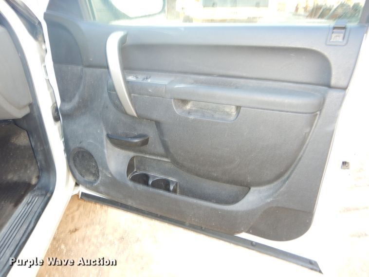 image for item DH4436 2010 Chevrolet Silverado 1500 Crew Cab pickup truck