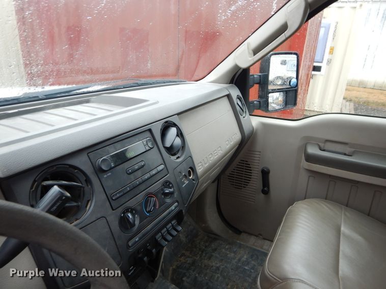 image for item DH4443 2008 Ford F250 Super Duty pickup truck