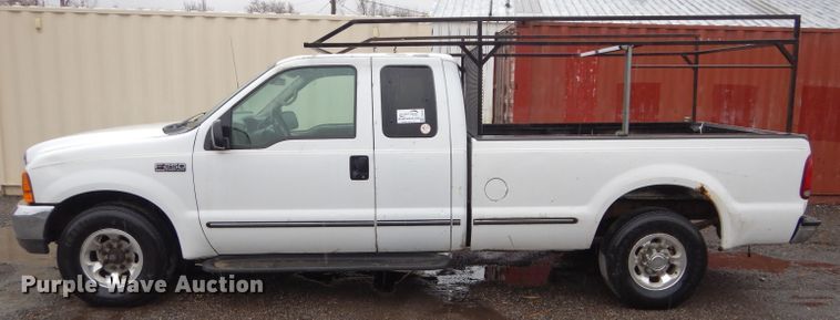 image for item DH4444 1999 Ford F250 Super Duty SuperCab pickup truck