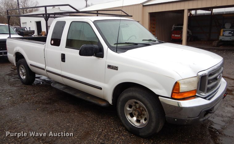 image for item DH4444 1999 Ford F250 Super Duty SuperCab pickup truck