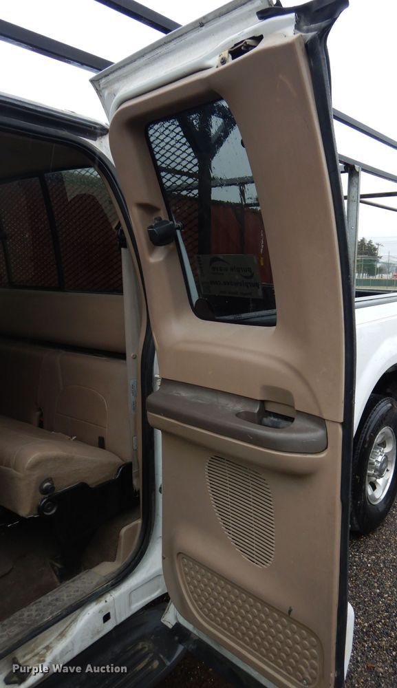 image for item DH4444 1999 Ford F250 Super Duty SuperCab pickup truck