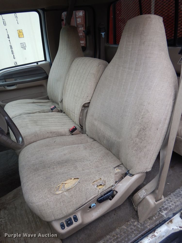 image for item DH4444 1999 Ford F250 Super Duty SuperCab pickup truck