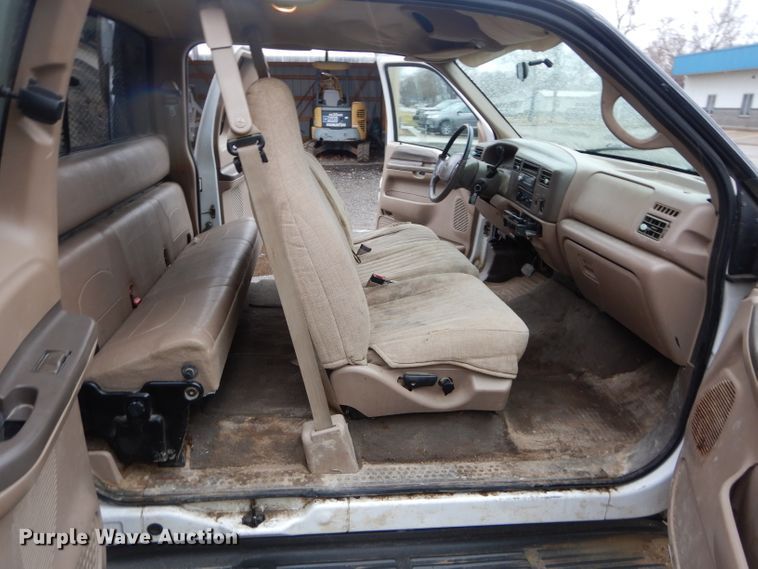 image for item DH4444 1999 Ford F250 Super Duty SuperCab pickup truck