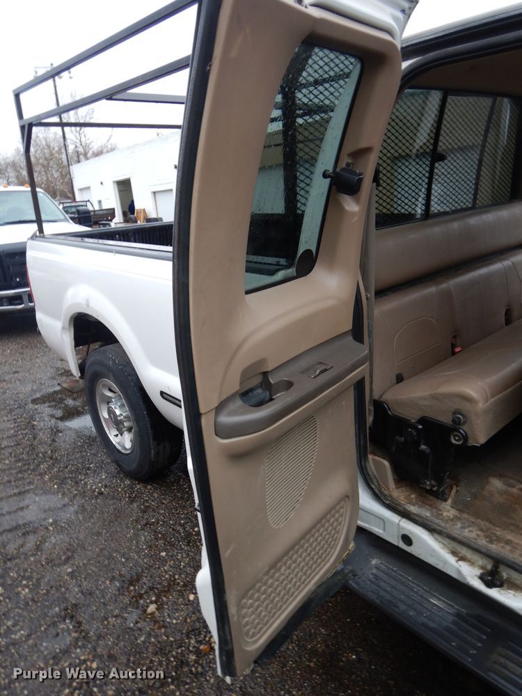 image for item DH4444 1999 Ford F250 Super Duty SuperCab pickup truck