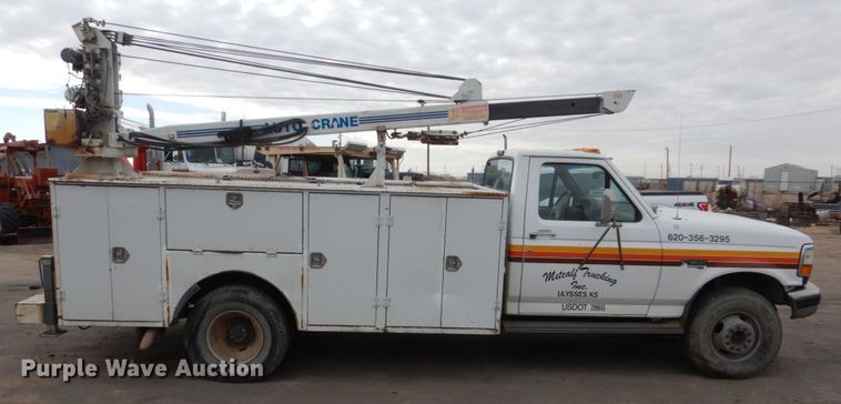 image for item DH4794 1997 Ford F450 Super Duty utility truck