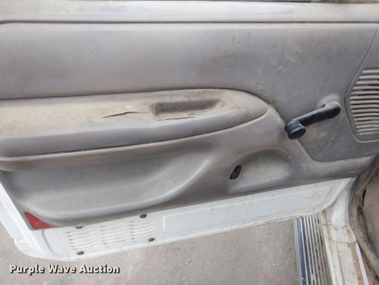 image for item DH4794 1997 Ford F450 Super Duty utility truck