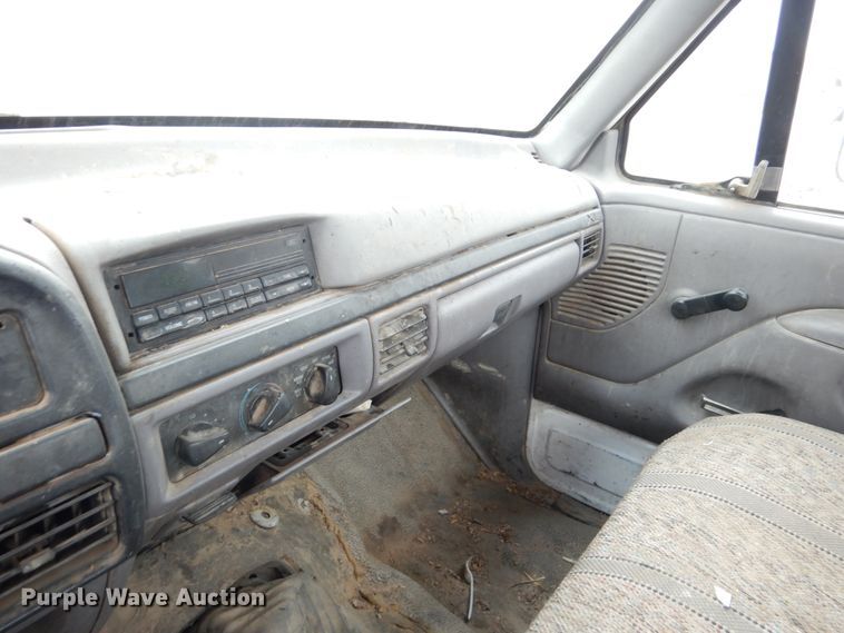 image for item DH4794 1997 Ford F450 Super Duty utility truck