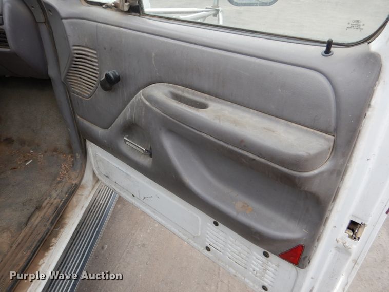 image for item DH4794 1997 Ford F450 Super Duty utility truck