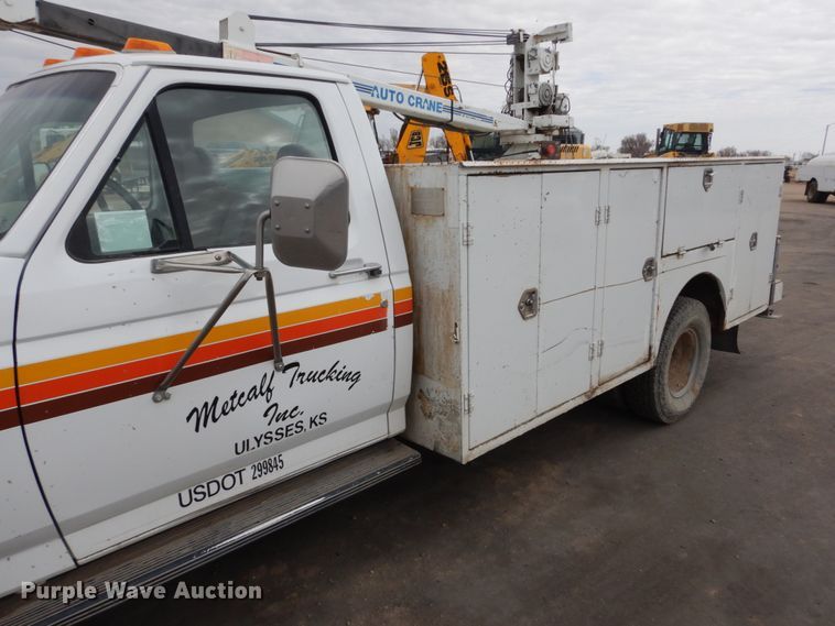 image for item DH4794 1997 Ford F450 Super Duty utility truck