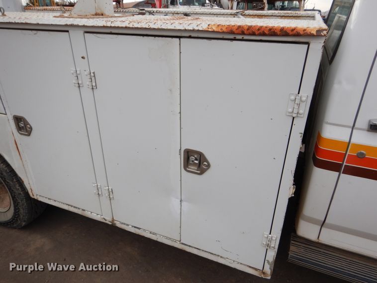 image for item DH4794 1997 Ford F450 Super Duty utility truck