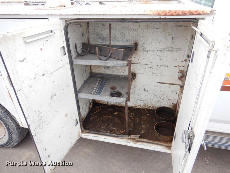 image for item DH4794 1997 Ford F450 Super Duty utility truck