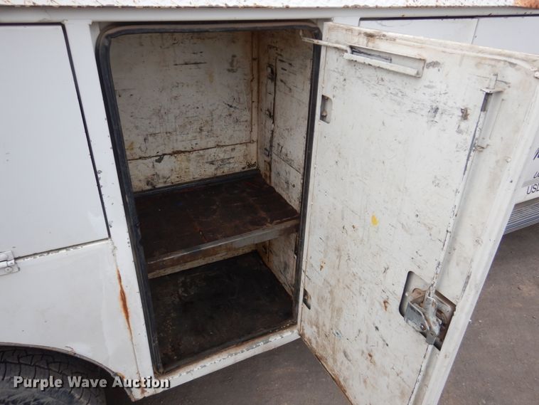 image for item DH4794 1997 Ford F450 Super Duty utility truck