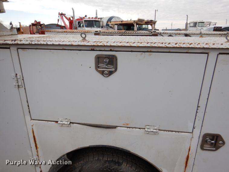 image for item DH4794 1997 Ford F450 Super Duty utility truck