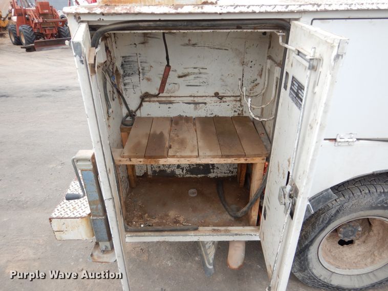 image for item DH4794 1997 Ford F450 Super Duty utility truck