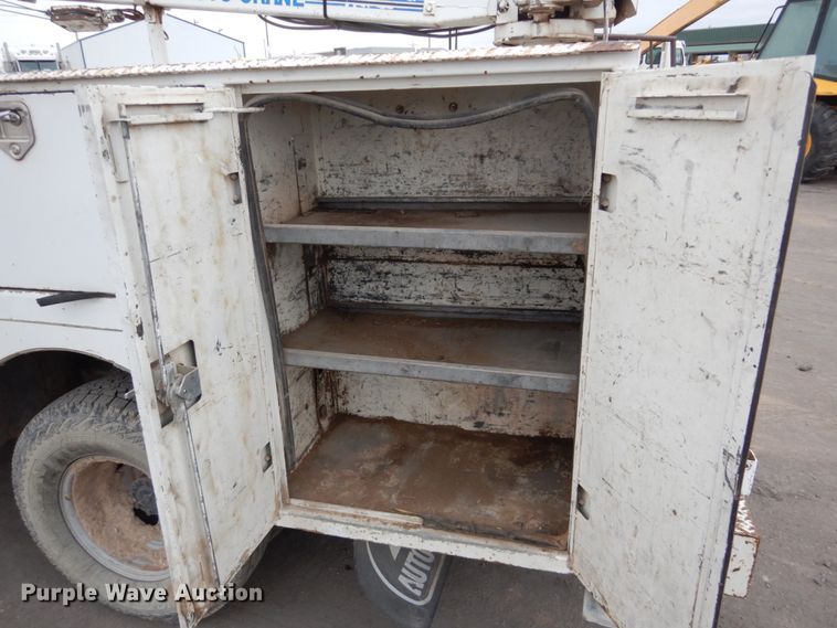 image for item DH4794 1997 Ford F450 Super Duty utility truck