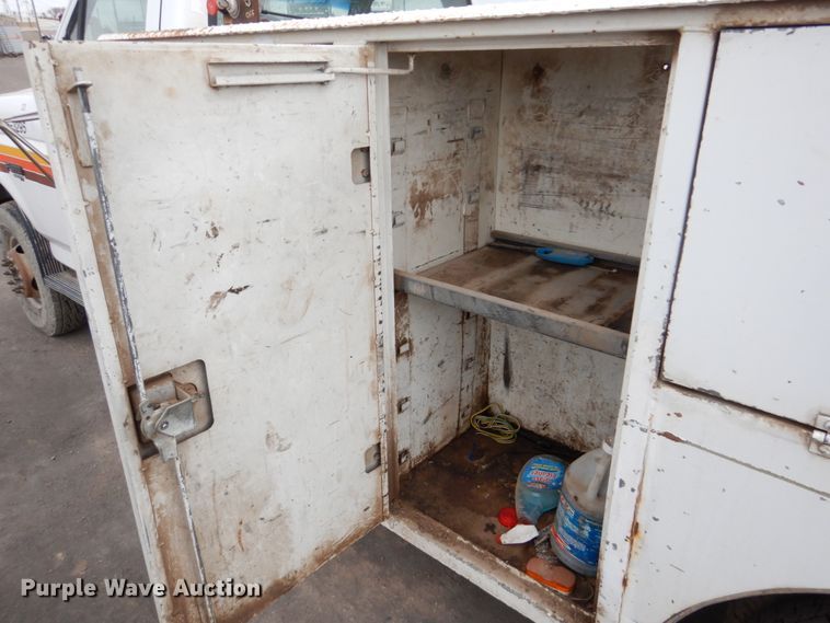 image for item DH4794 1997 Ford F450 Super Duty utility truck