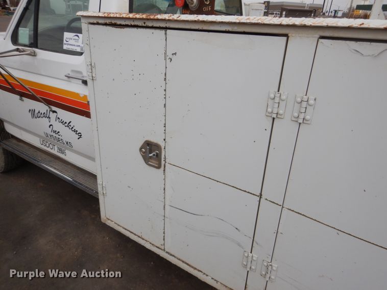 image for item DH4794 1997 Ford F450 Super Duty utility truck