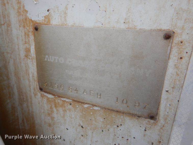 image for item DH4794 1997 Ford F450 Super Duty utility truck